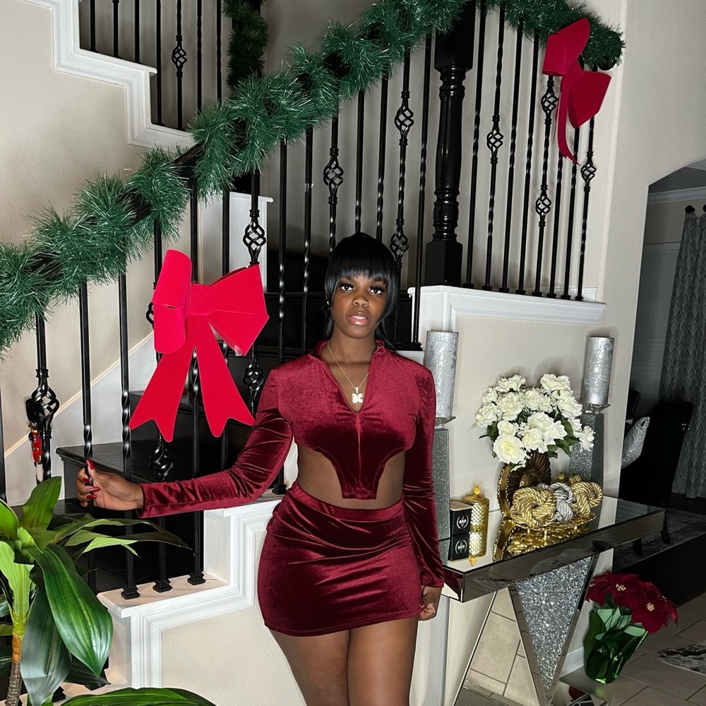 Asymmetrical hem zip up velvet Top & Skirt - Picture 4 of 4